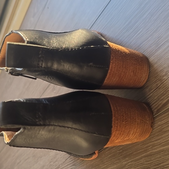 Madewell The Brenner Boot Leather Block Heel Ankle Shaft Almond Toe Black Size 7 - Picture 5 of 11
